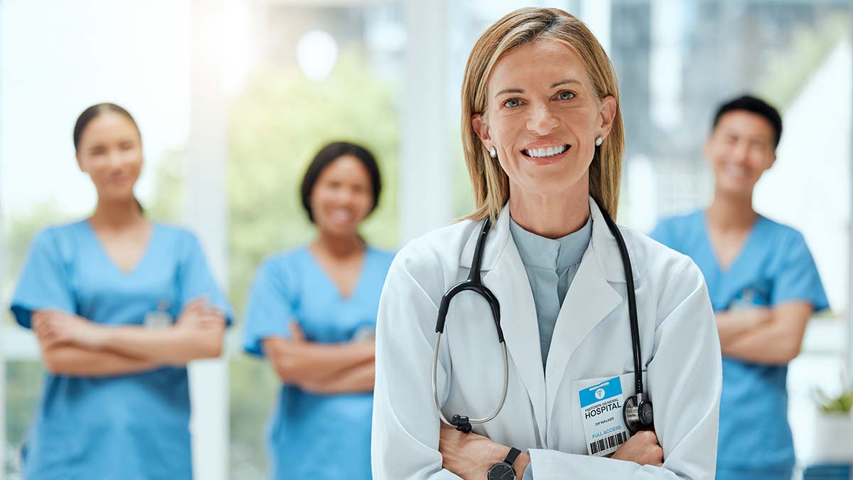 Do physician leaders earn less?